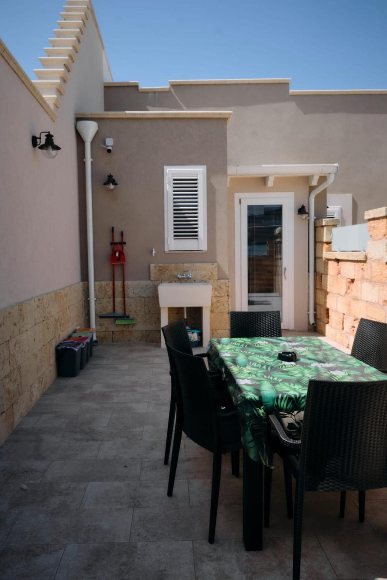 Case Vacanze Da Pino A E B Torchiarolo Exterior foto